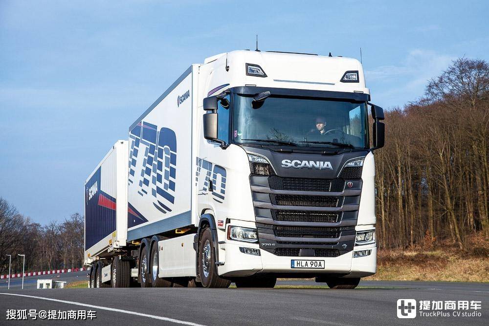 并且,斯堪尼亚还推出了高达770匹马力的最新款v8发动机,稳坐欧卡马力