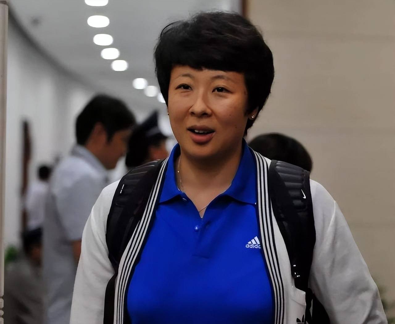 在嫁给加提蓬后,冯坤虽然在一段时间内曾经以教练的身份出现在大家的