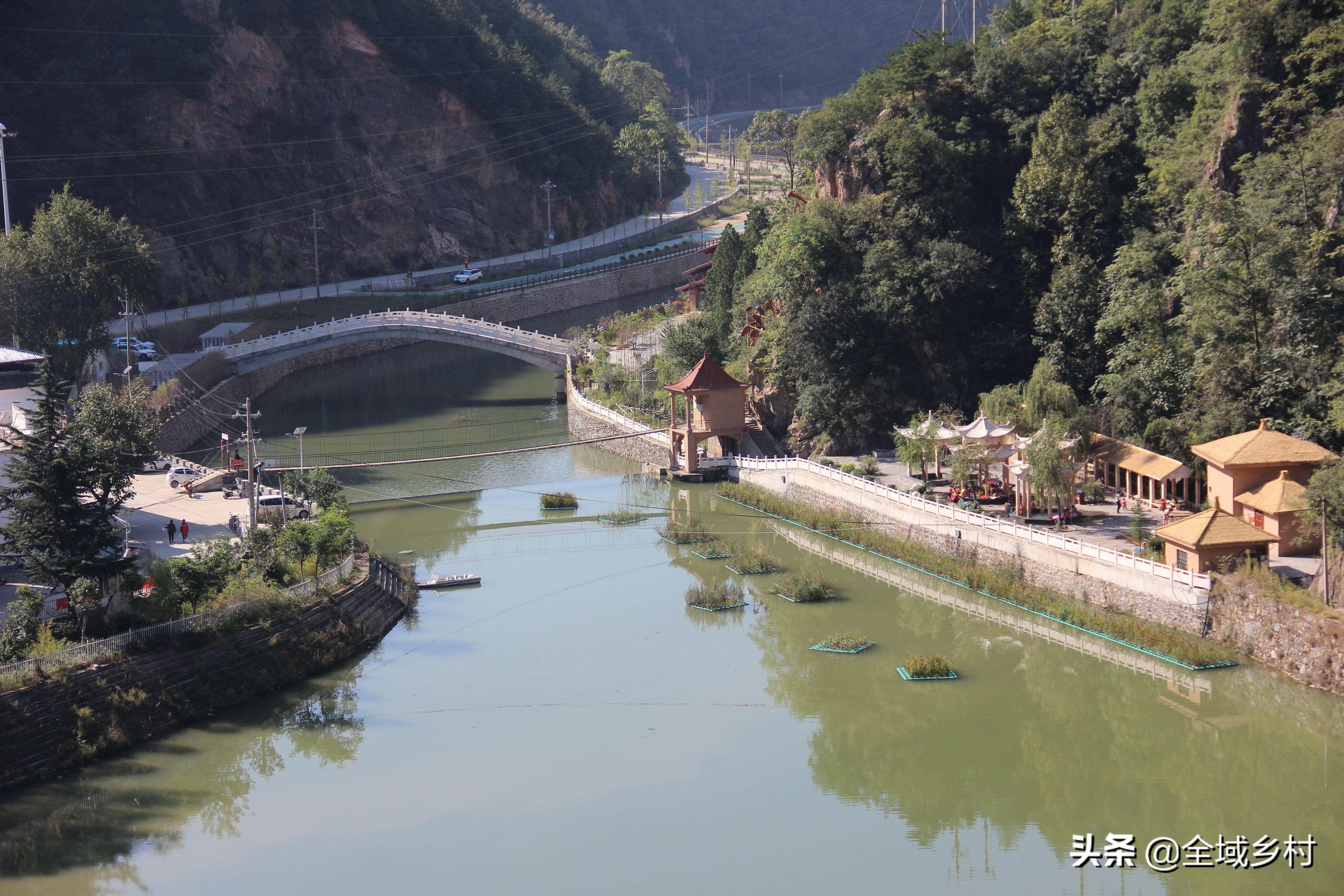 汤池热水河温泉一条龙图片