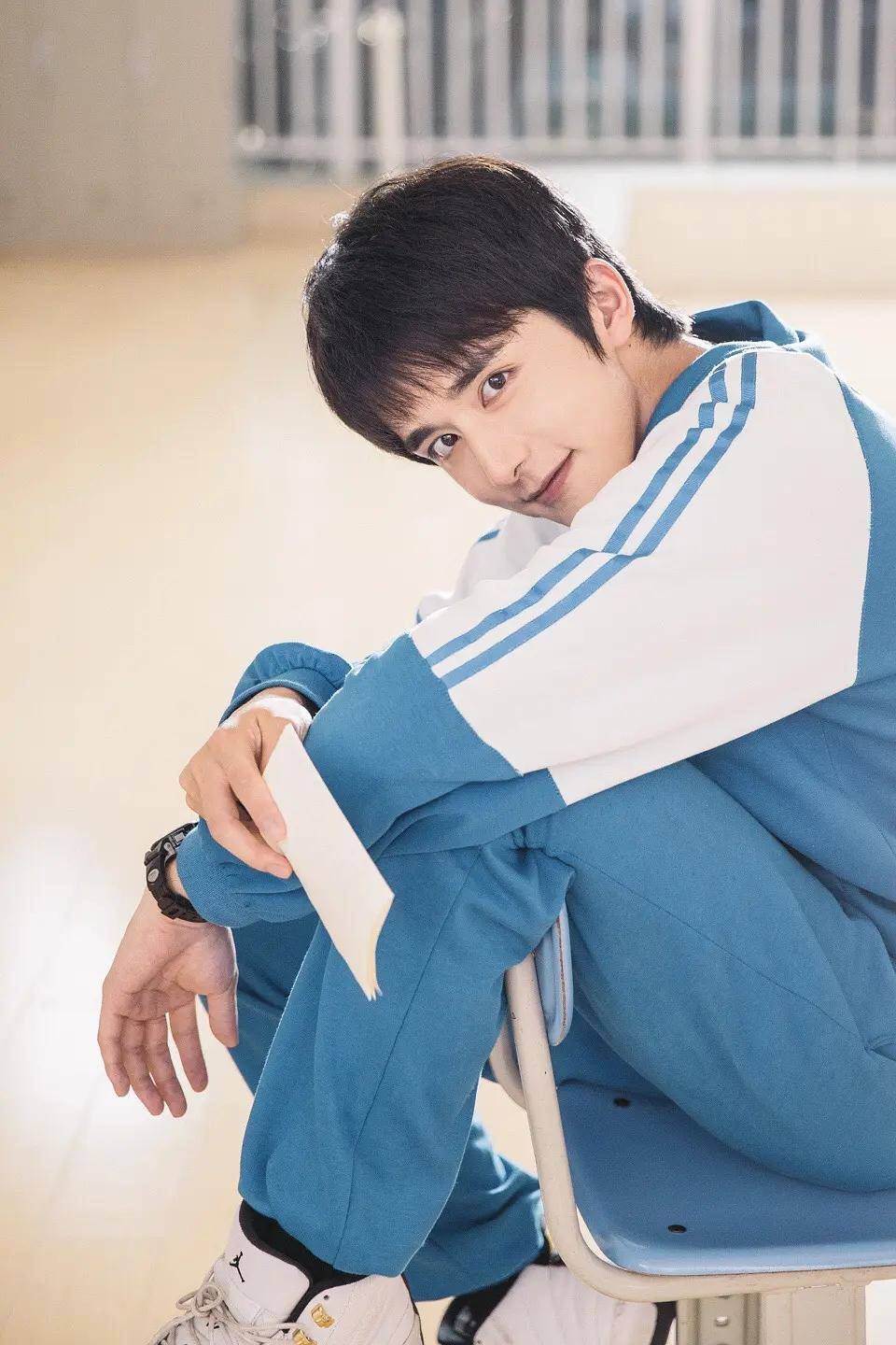 张新成:实力派小鲜肉,高考560分的演艺圈学霸,有颜有演技_表演_少年