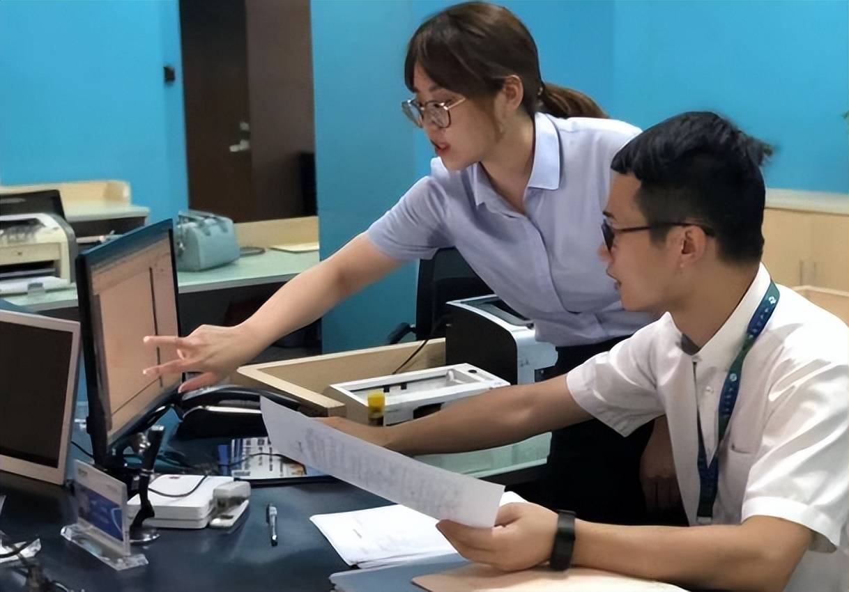 "首日上班就能看出家境",体制内领导盘点大学生类型,有你吗?