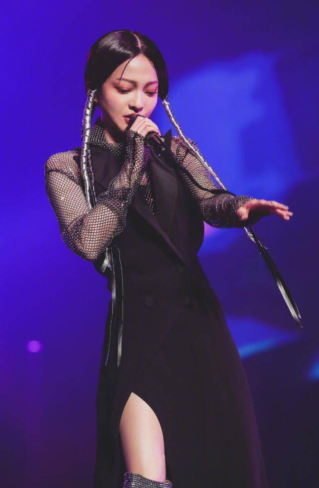 36岁张韶涵翻红:身家过亿,往事不究,靠自己的人生格外精彩!