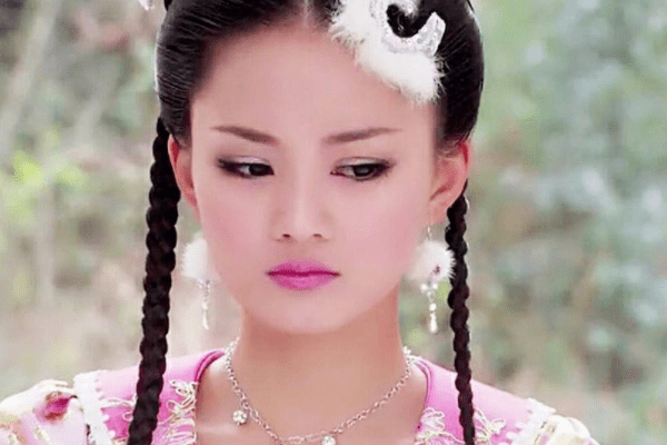 馨子《活佛济公》,白雪经典造型,你更喜欢哪个?_剧情_漂亮_剧中