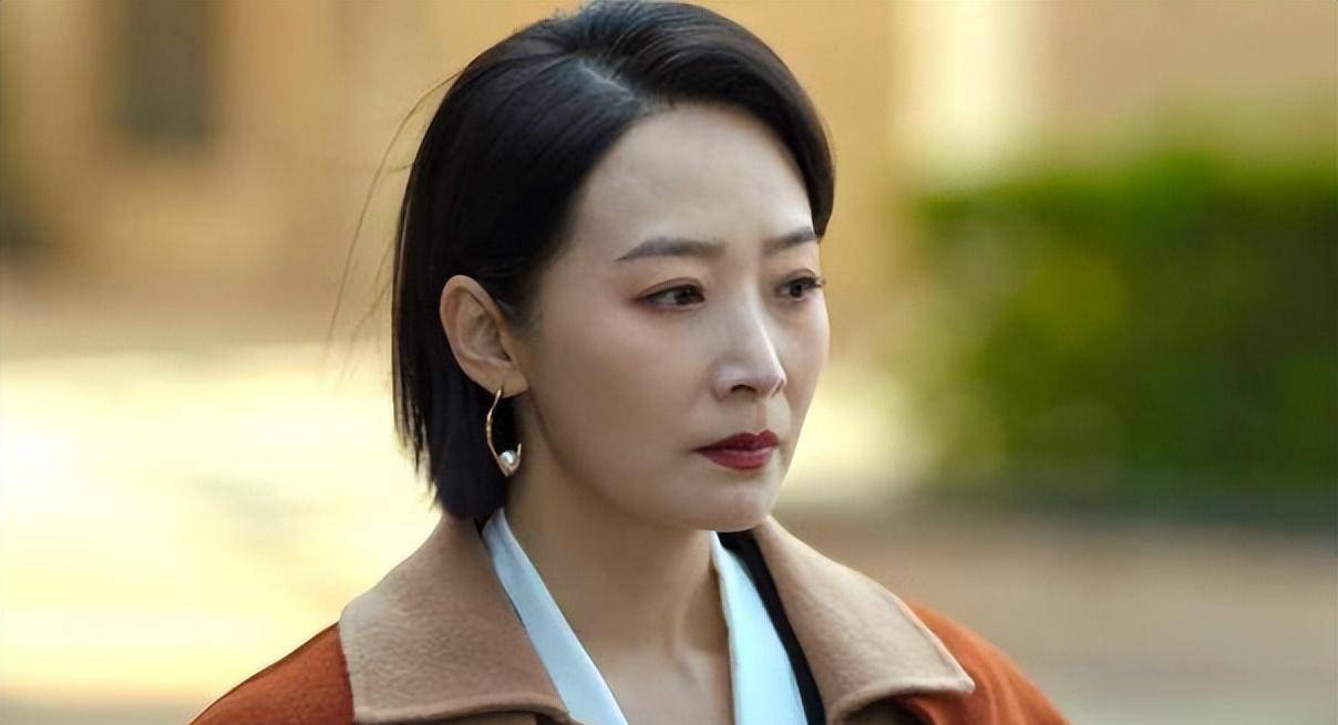 嫁给堕落的黄海布的曲珊珊,努力工作8年养家成名《狂飙》!