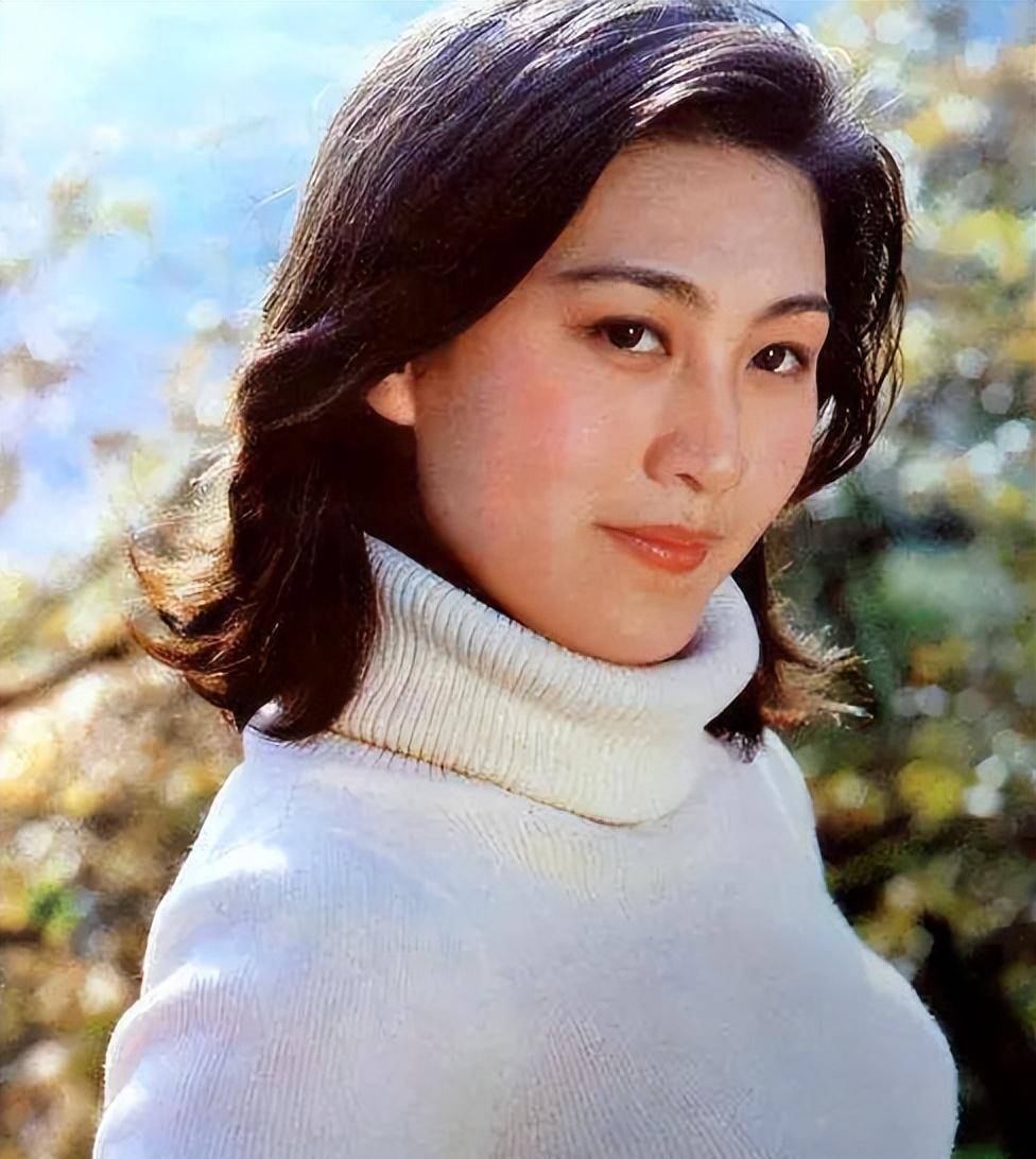 如果一切都是美好的样子,陈国军现在应该还在发妻赵雅珉身边