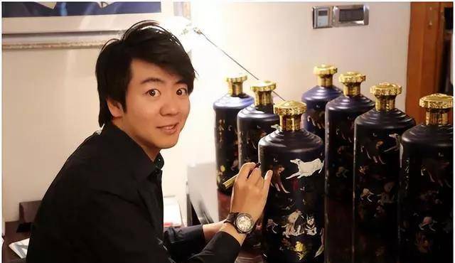 为了彰显这个品牌高端牛奶的品质,蒙牛直接斥巨资请到了郎朗