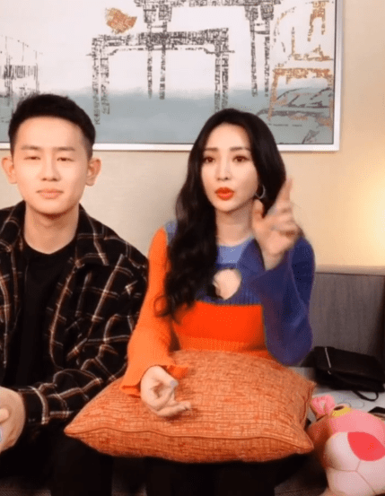 原创
            怪不得柳岩不急找对象，听到她对中年的认知，这下知道真相了2