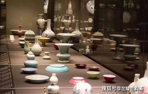至正元青花龙纹象耳瓶，打破了元代无青花的谣传！_中国_瓷器_大维