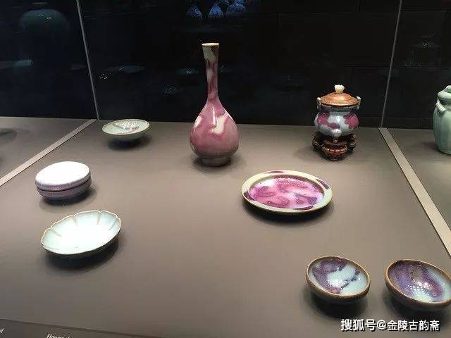 至正元青花龙纹象耳瓶，打破了元代无青花的谣传！_中国_瓷器_大维