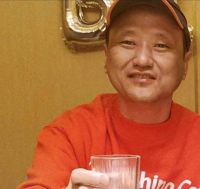 悲痛！45岁导演李明航去世，ICU里抢救一个半月，家里儿子才三岁