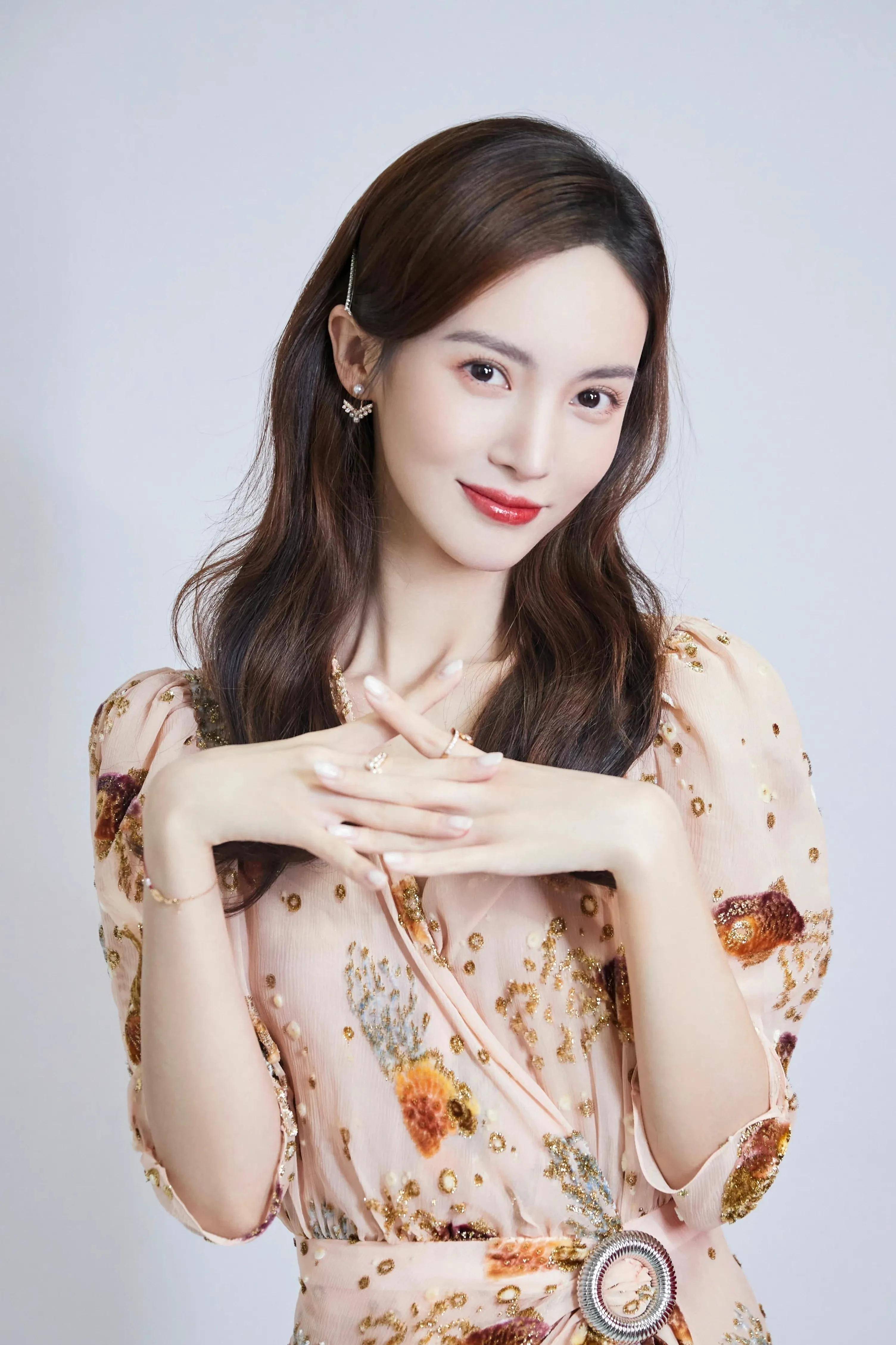 你怎么这么好看 这么优秀_金晨_爱慕_礼服