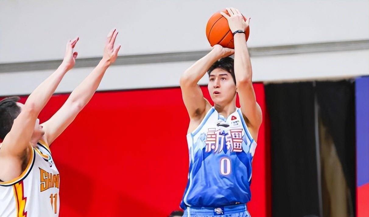 好消息是之前西尔扎提的伤病都不算特别严重,只要好好休息的话,他是