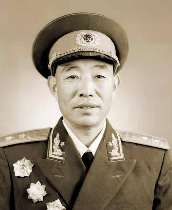 “飞机”1955年授衔，孔庆德自认为能被授校官就知足了，却被授中将军衔