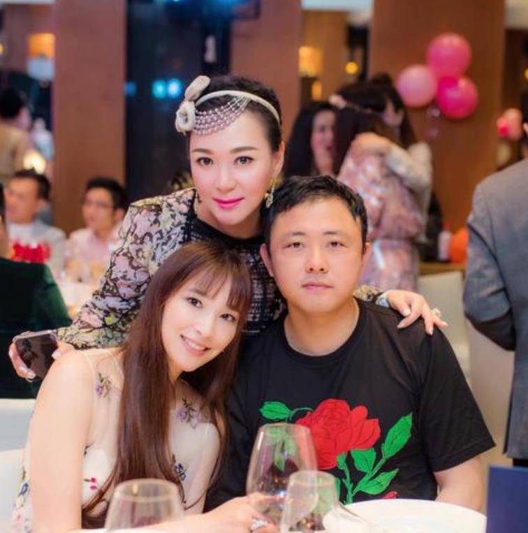 吴佩慈给纪晓波强行喂饭图后续图你看过吗?
