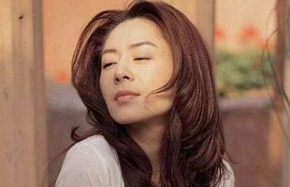 她是刘德华前女友,在一起三年却分道扬镳,她却转身嫁华仔替身?