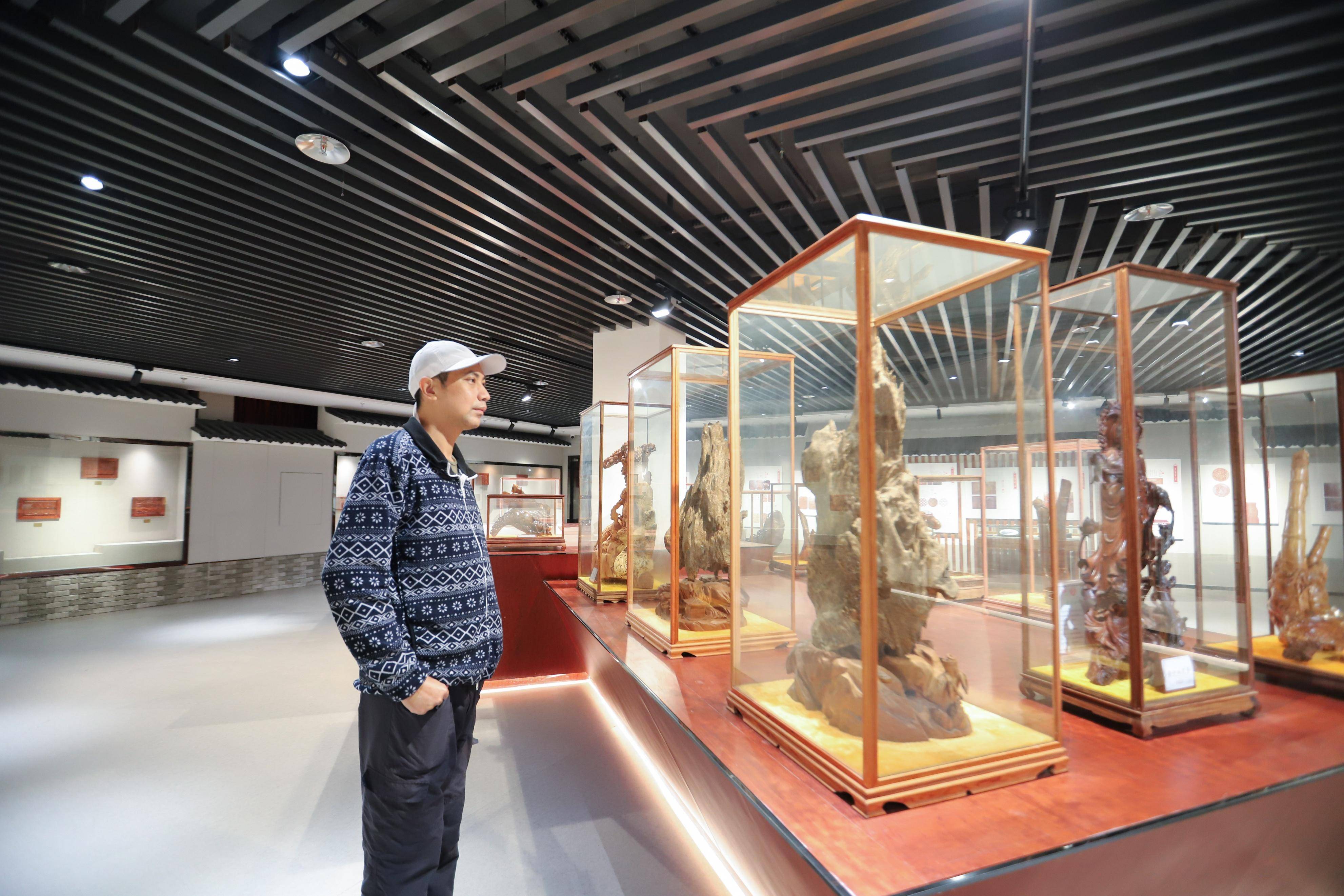 凭祥红木博物馆攻略,红木家具镶嵌彩贝,手艺精妙让人赞绝_旅游_中国