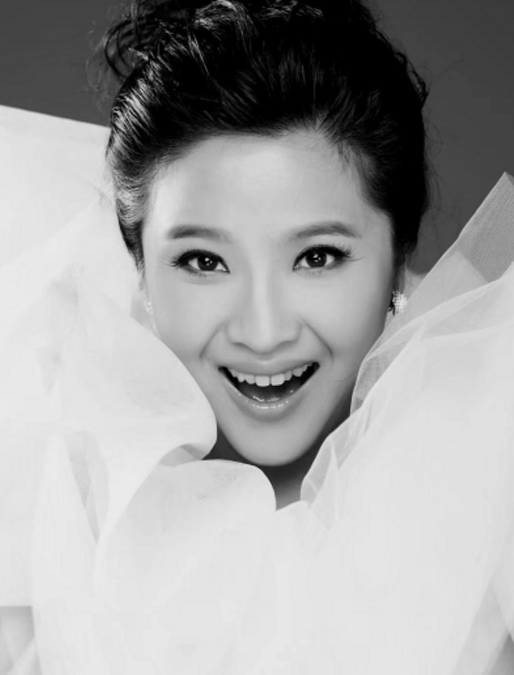 主持人吴洁:患癌后仍坚持工作,病逝一年多,丈夫的坚持令人泪目_李佳明