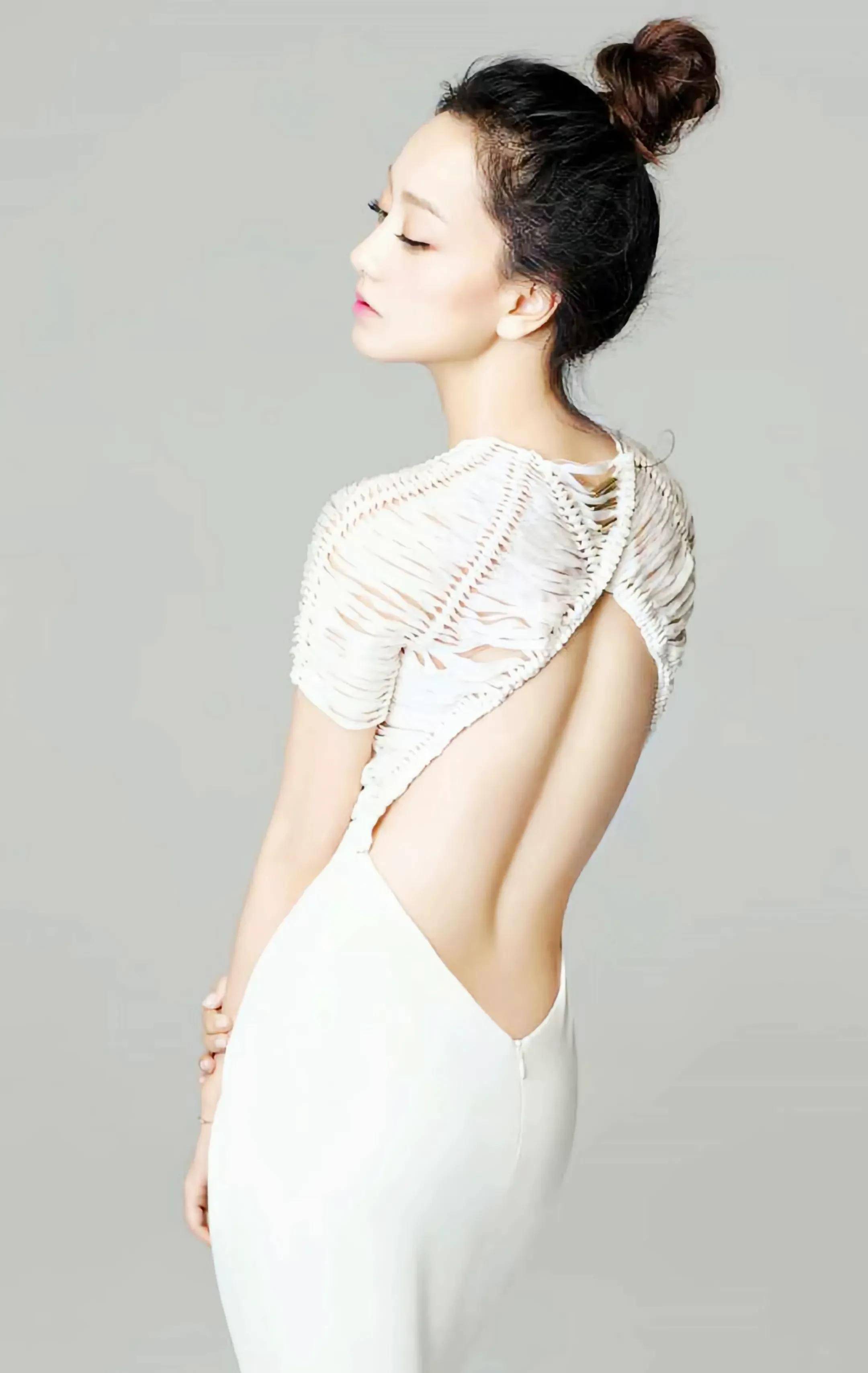 四十岁的杨蓉越活越年轻,越来越像二十岁的小姑娘,爱了!