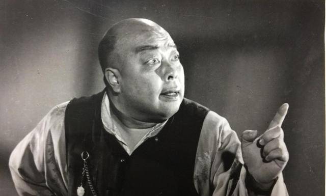 《沙家浜》中大反派潜回大陆,准备大显身手,被冷落情妇暴露行踪