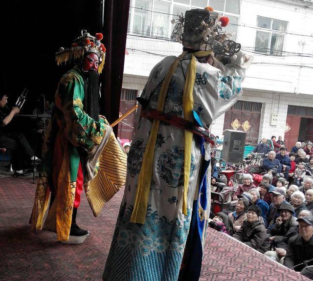 其师唐玉成的刚柔并济,浑厚朴实仍是叫人寻味,作为亲传弟子的卢尚斌