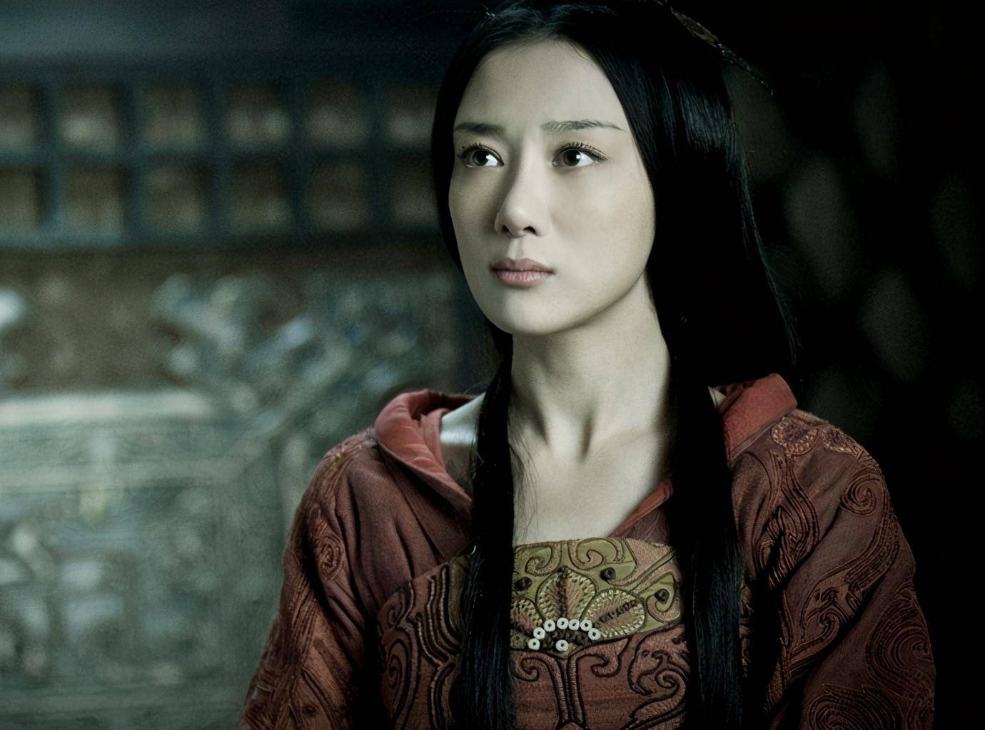 她是古装第一美人,但被叶璇的狗咬伤毁容,整容5次靠演技翻身_李依晓