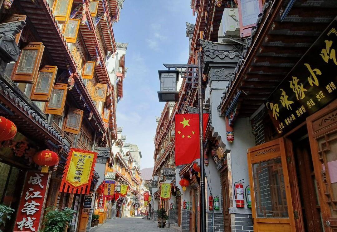 吃10元盖饭老板还送汤,汉中这座小城物价低,人朴实,风景美_佛坪_县城