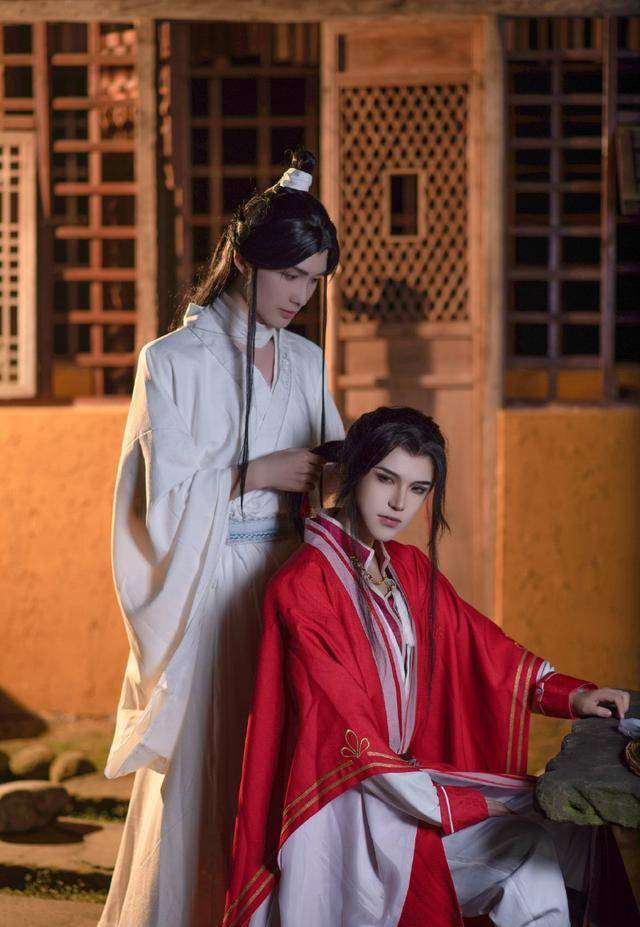 官赐福,穷酸剧组塑料质感,还不如看看高质量cos谢怜_服饰_电视剧_花城