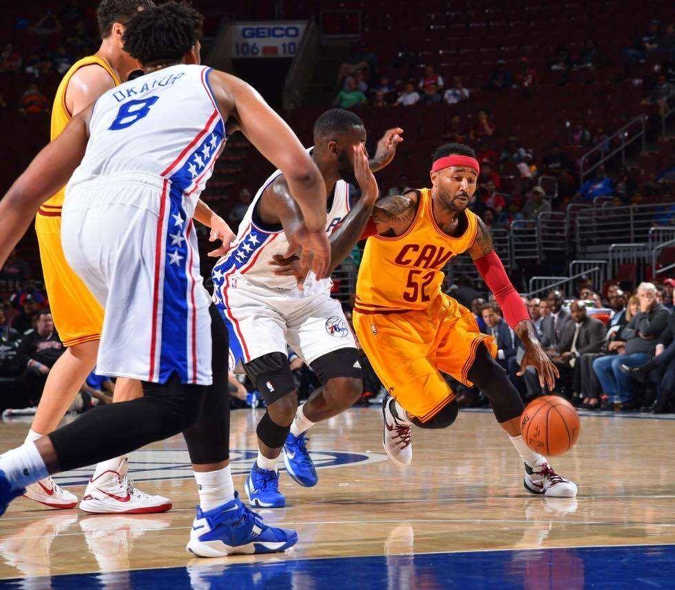 球场黑洞,盘点nba打球最独的十名球星:全场29分0助攻_传球_球员_麦迪