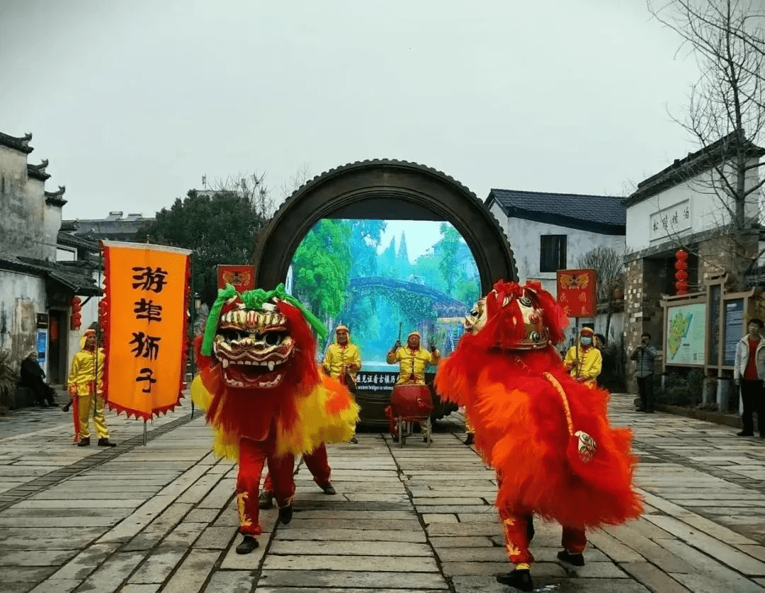 绚烂烟花兰江畔 浓浓年味溪水长 (图2)