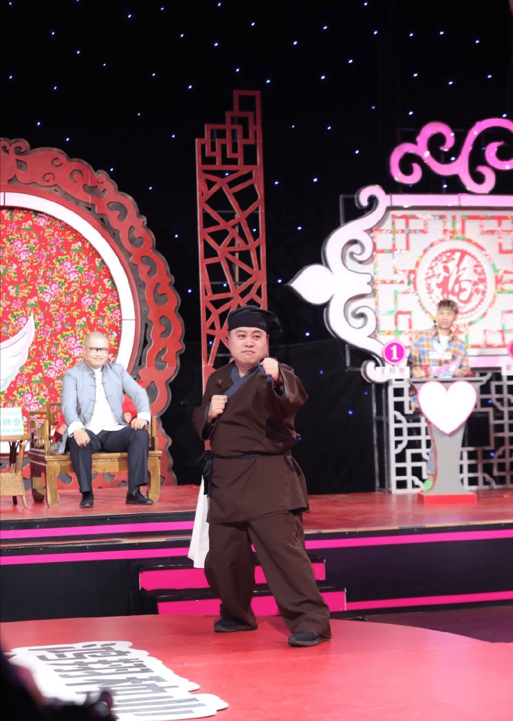 吉林电视台《全城热恋》小二哥脑出血去世,年仅45岁_节目_直播_嘉宾