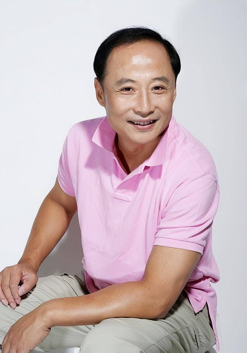 演员周野芒:与席美娟离婚后,迅速与琼小姐复婚,儿子不带家人_生活