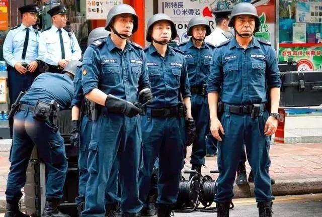 《拆弹专家2》压轴登场:刘德华,刘青云影帝飙戏,炸机场拆核弹_电影