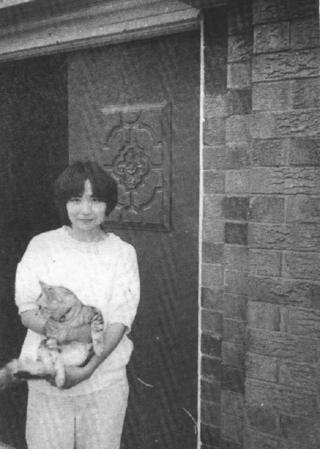 天才诗人顾城:一夫二妻畸形婚姻,遭遇背叛后杀妻自缢,年仅37岁_谢烨