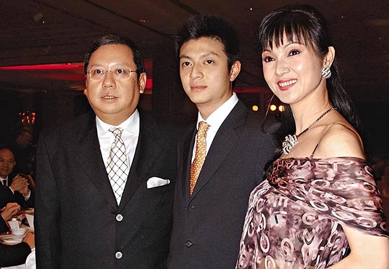 林建岳98岁老母爱驹夺冠,谢玲玲发文祝贺,离婚后与婆婆亲如母女