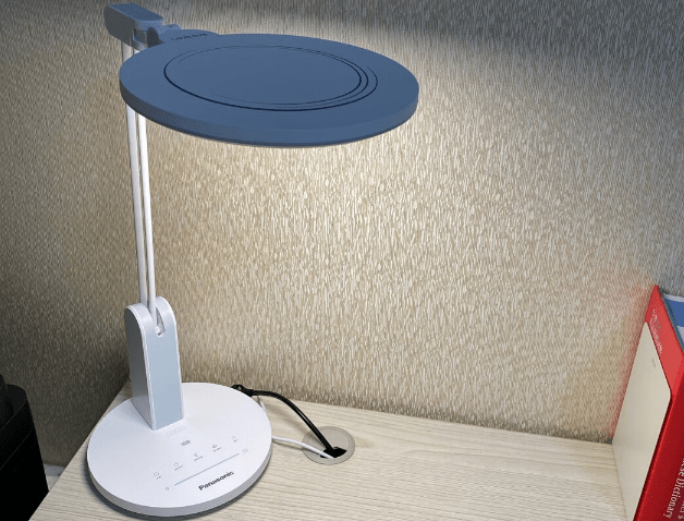 孩子用台灯写作业伤眼睛吗?2023最新好用不伤眼睛台灯盘点