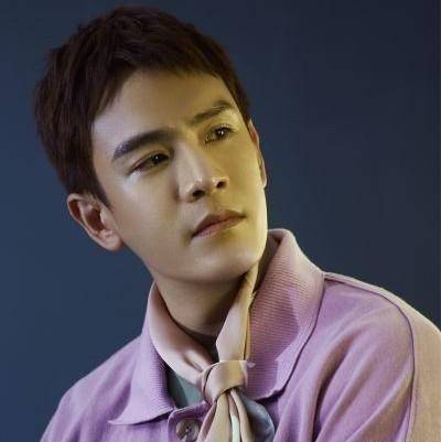 "软饭男"娶比他大8岁二婚女,穷到变卖家当吃饭,如今已成明星_经超