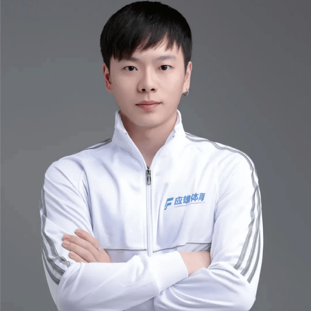 龚鹏2005年世界青年跳水锦标赛男子单人十米第二名2006年全国跳水冠军