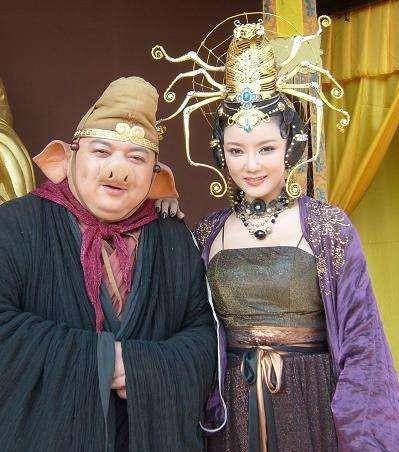 "最美嫦娥"邱佩宁:息影创业,身家亿万,24年捐建110所希望小学_西游记