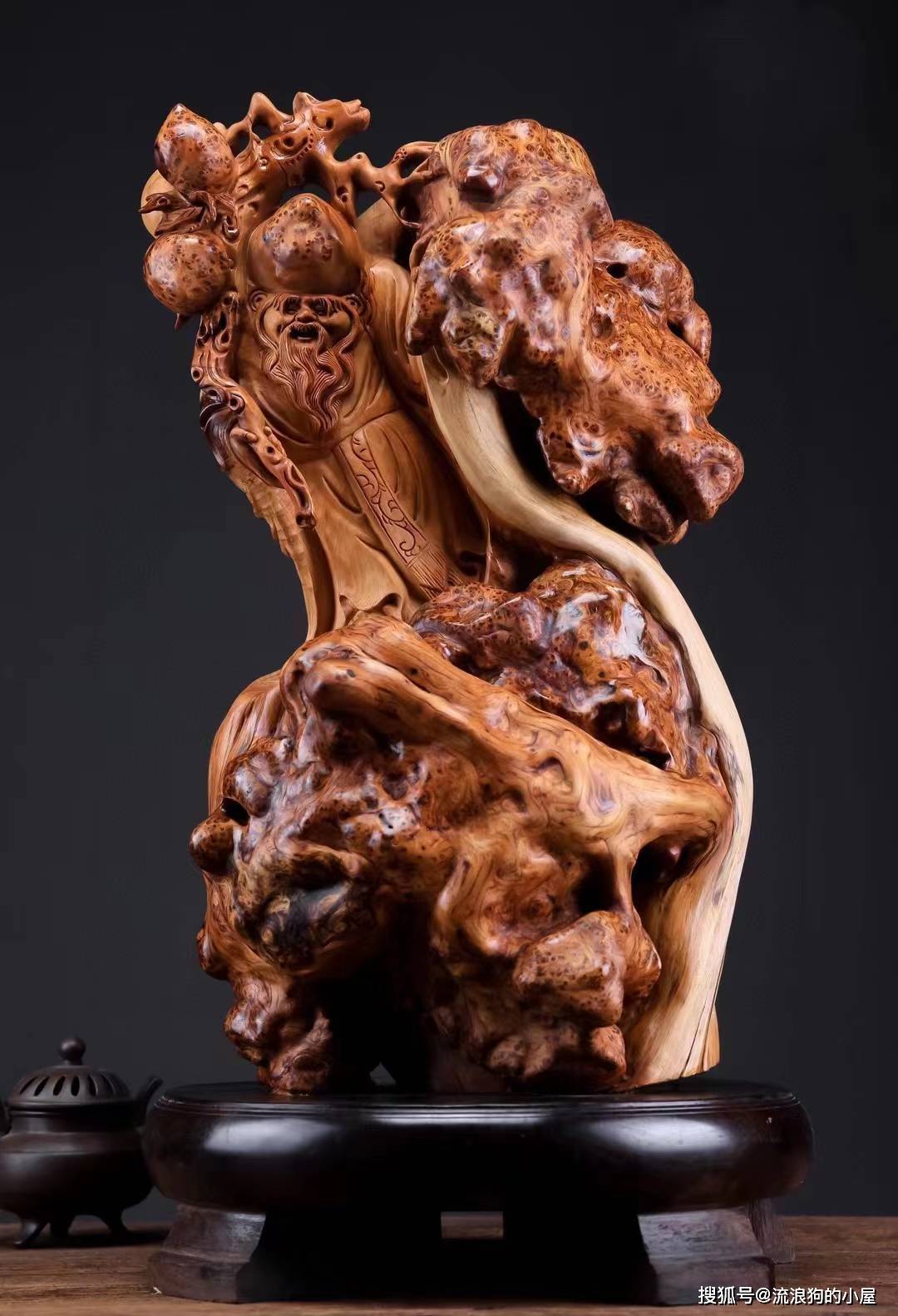 崖柏根雕艺术品天价时代早已过去,在原产地跟菜市场一样_仓库_区别