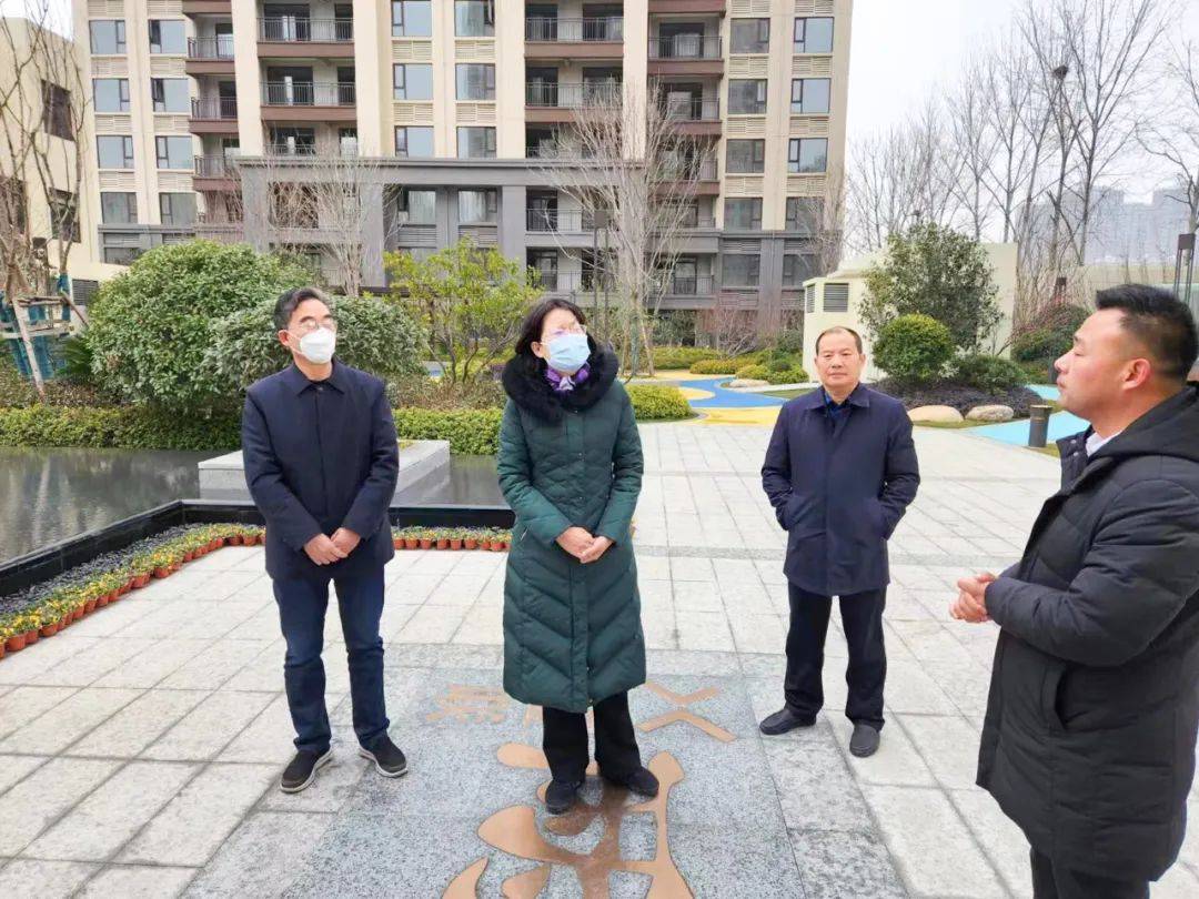 南阳市人大常委会一级巡视员刘荣阁到高新区调研房地产业振兴工作