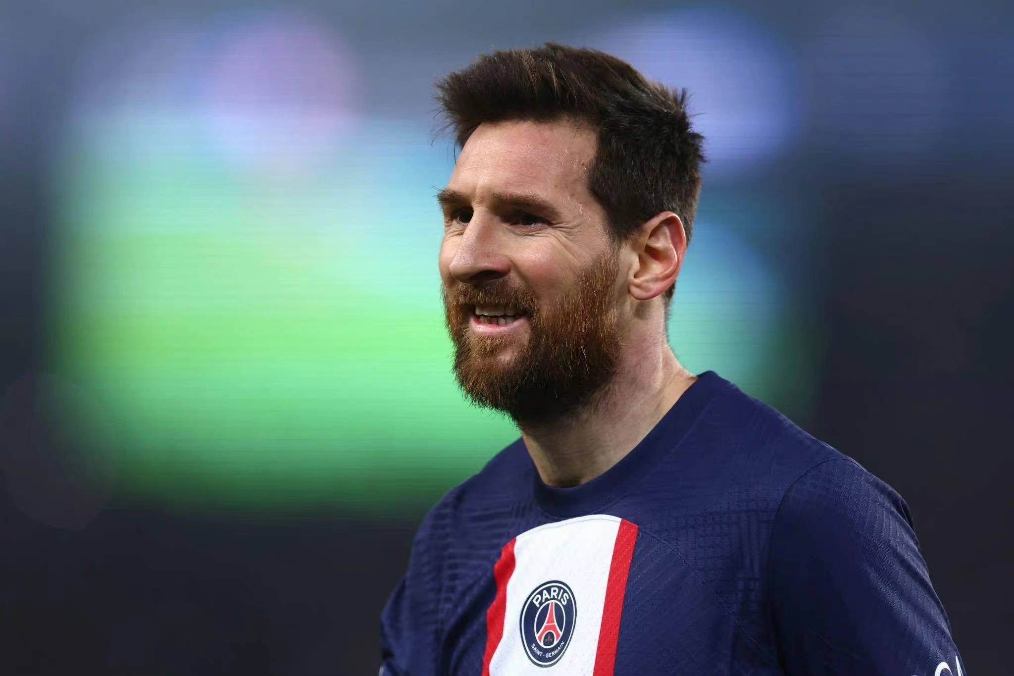 梅西一脸络腮胡子,看上去老了很多!