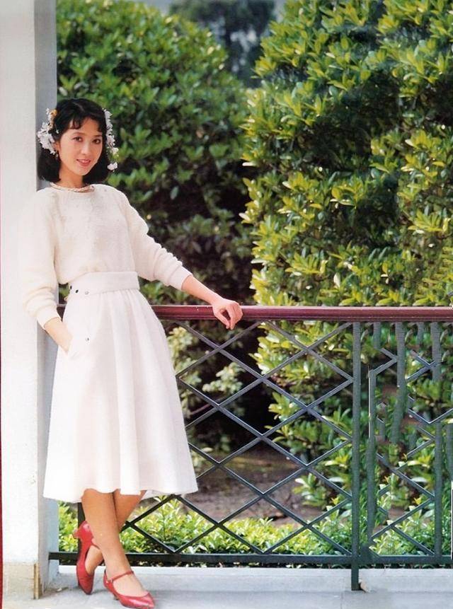 生活照1生活照2龚雪,潘虹,刘晓庆,王馥荔李秀明,任冶湘,龚雪,洪学敏