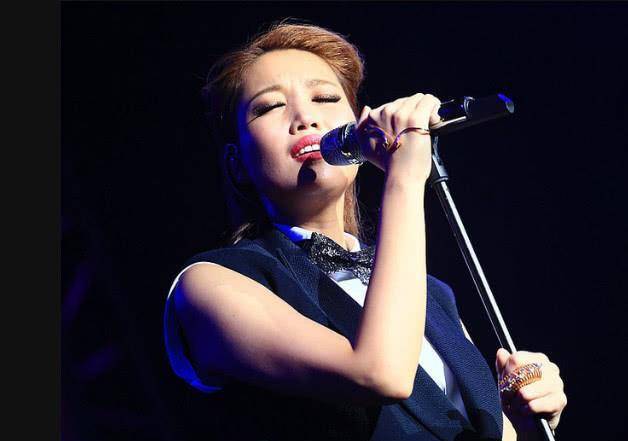 庄心妍歌曲排行_歌坛最受欢迎4位女歌手,邓紫棋侥幸第二,看到第一名网友很气愤