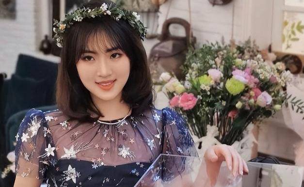 "华为二公主"姚安娜:住5亿豪宅出门坐飞机,身价百亿却只要做明星