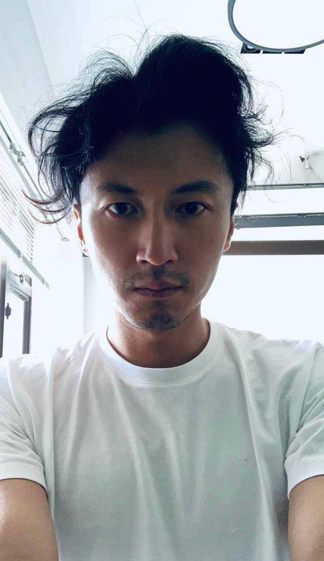 谢霆锋不介意老了变秃顶,但不能没有牙齿_头发_狄波拉_吴彦祖