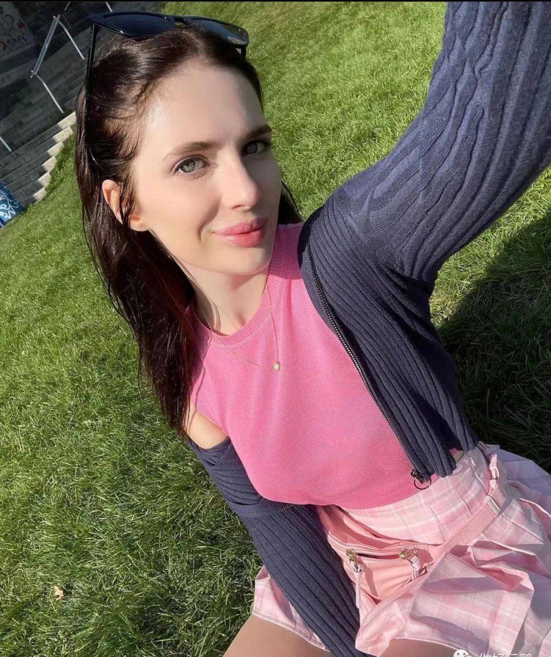 在决定从事该行业之前,reislin 学习法律并在一家游