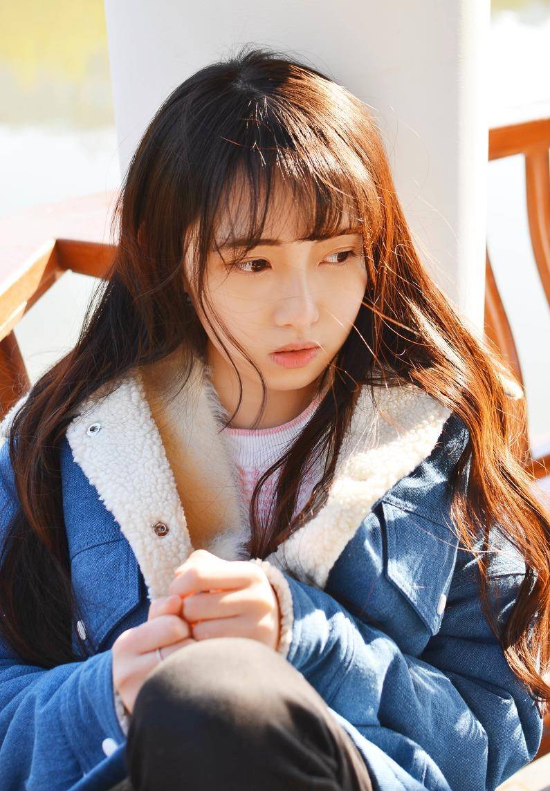 靓靓聊第149期:完美脸蛋清纯大眼妹子,素颜拍摄也是可以美美哒_化妆