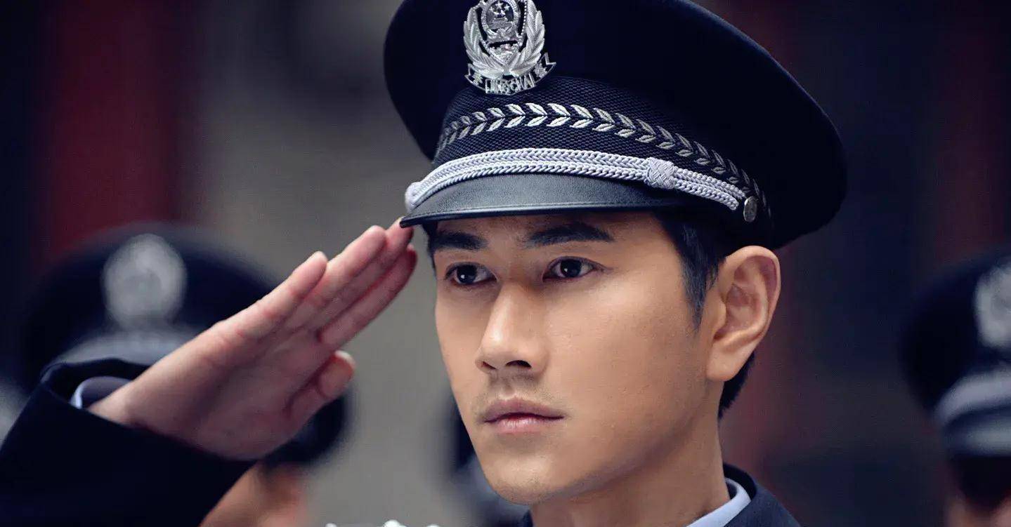 何明翰:有颜值有演技还被大佬提携,无奈不火还被耽误成大龄剩男_角色