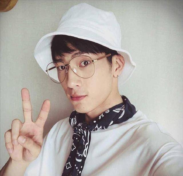 井柏然少年感太强了!