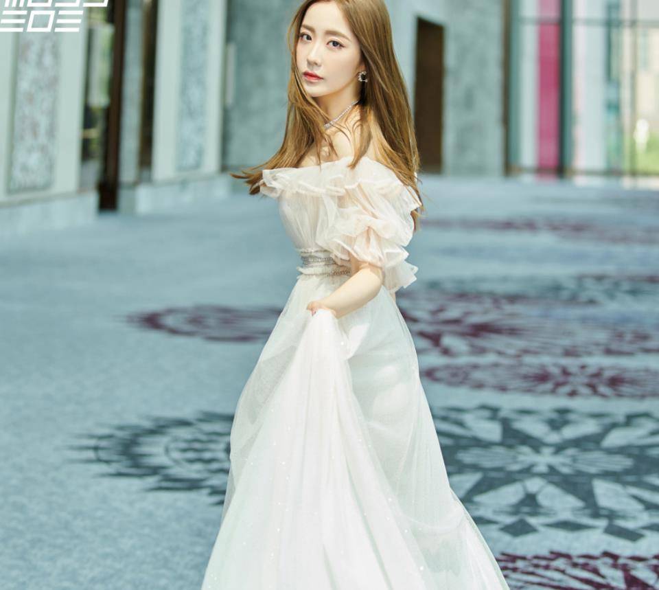 嘉行女艺人穿礼服,黄梦莹显身材,热巴有灵气,杨幂真心太惊艳!